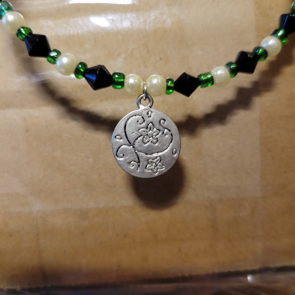 Vintage Handmade Green Beaded Elegant Memory Wire Necklace W Faux Pearls, Pewter